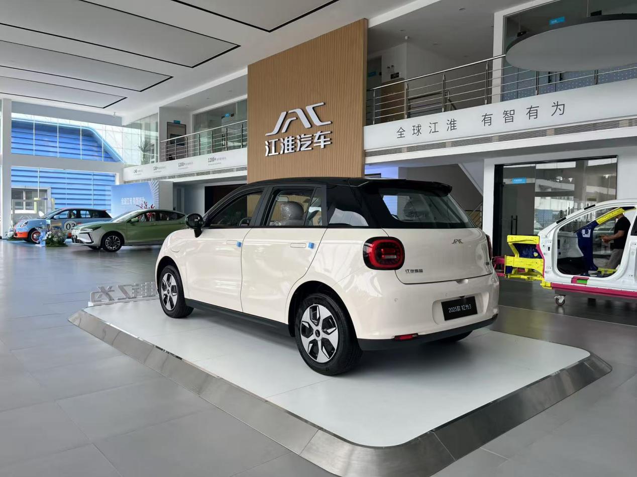 2025款钇为3新车到店，以产品力升级带来品质驾乘体验