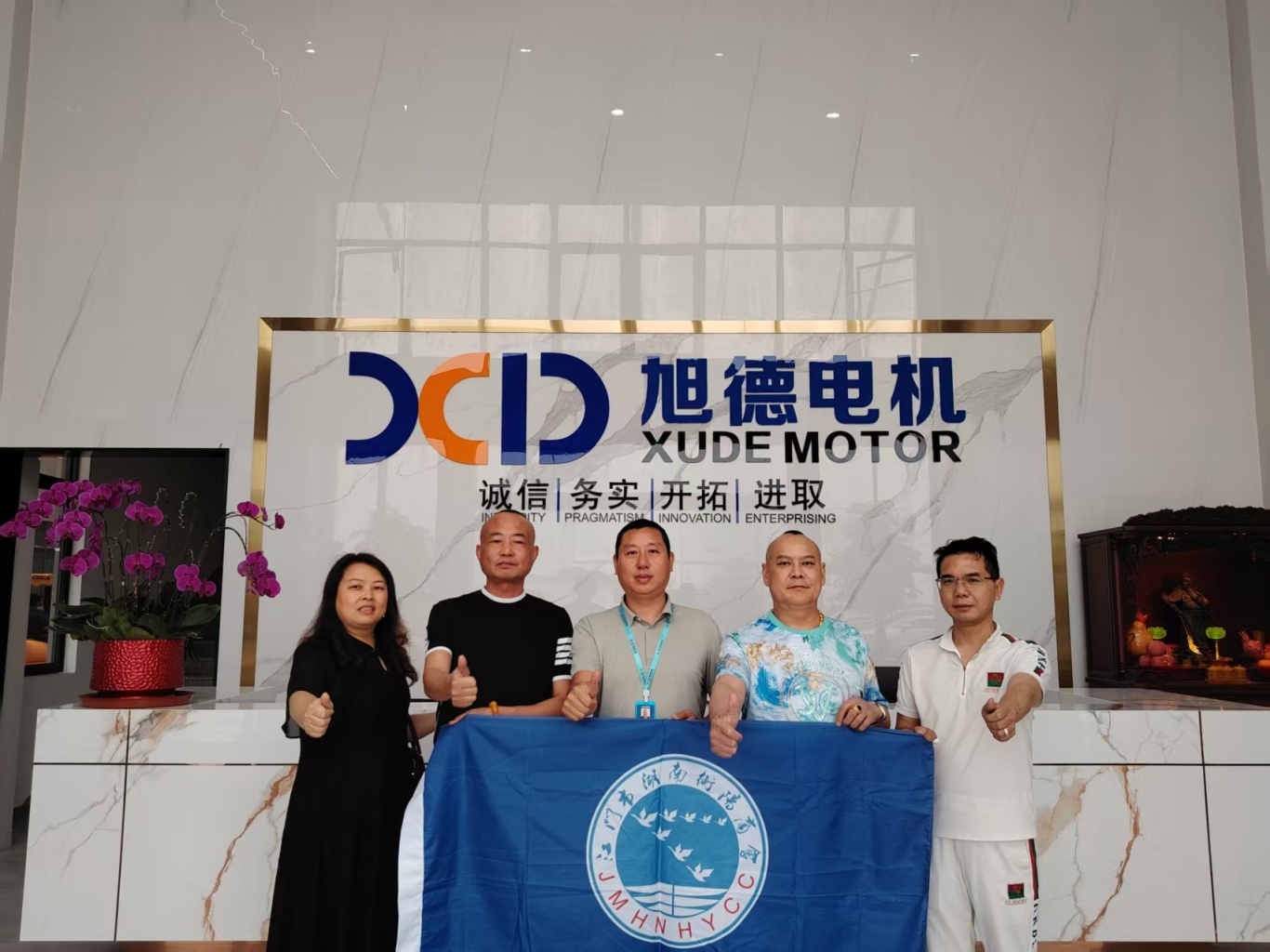 3dc47fc810a2c54893dca636850082b.jpg
