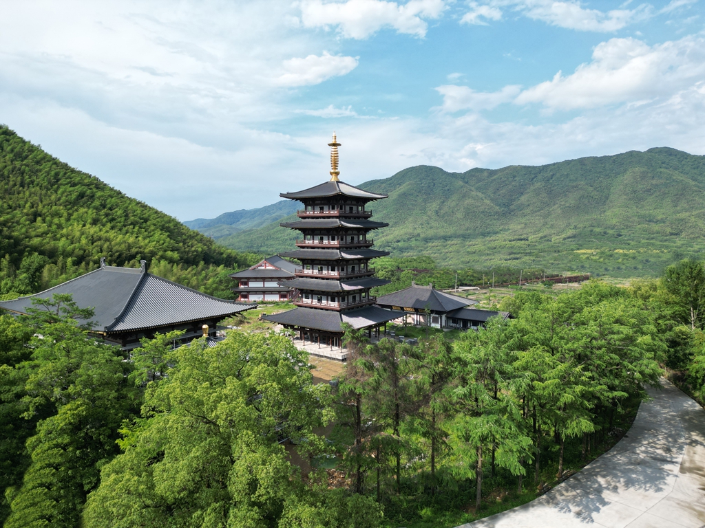 金峨禅寺万佛塔及药师殿修图.jpg