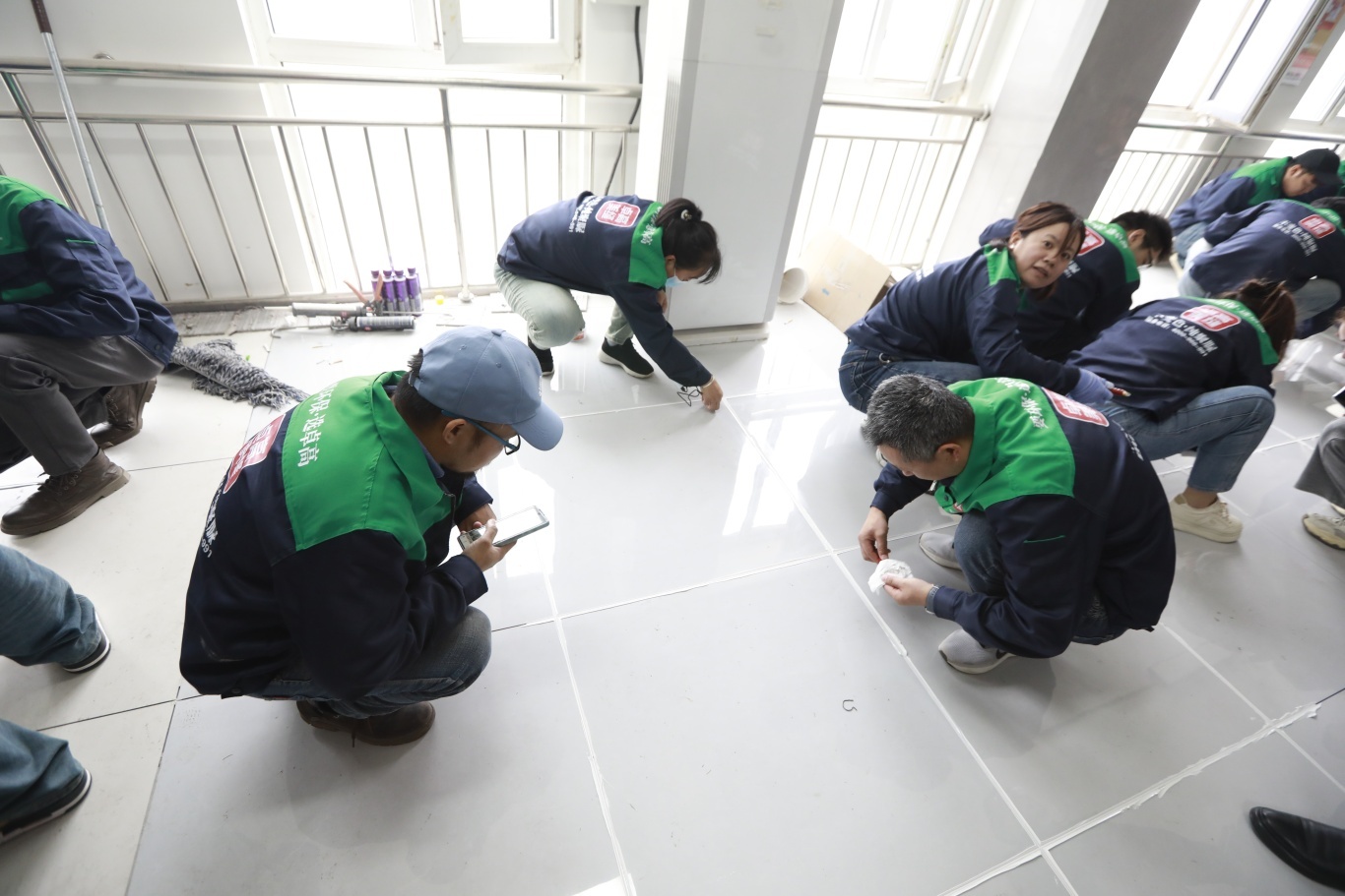 卓高美缝师压平缝工艺—画面3 卓高美缝师压平缝工艺—画面3