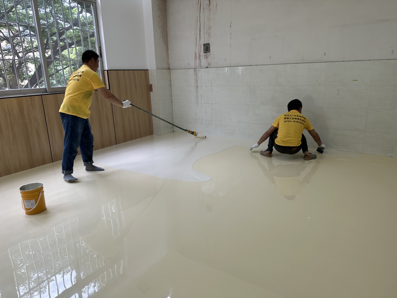 聚氨酯砂浆超耐磨自流平型地坪漆施工图