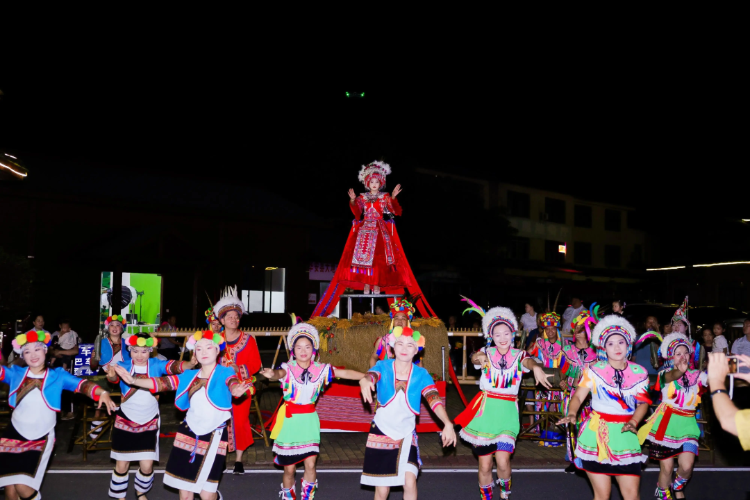 漳州首个大型沉浸式土楼非遗游园活动——华安土楼非遗奇妙夜活动(1).png