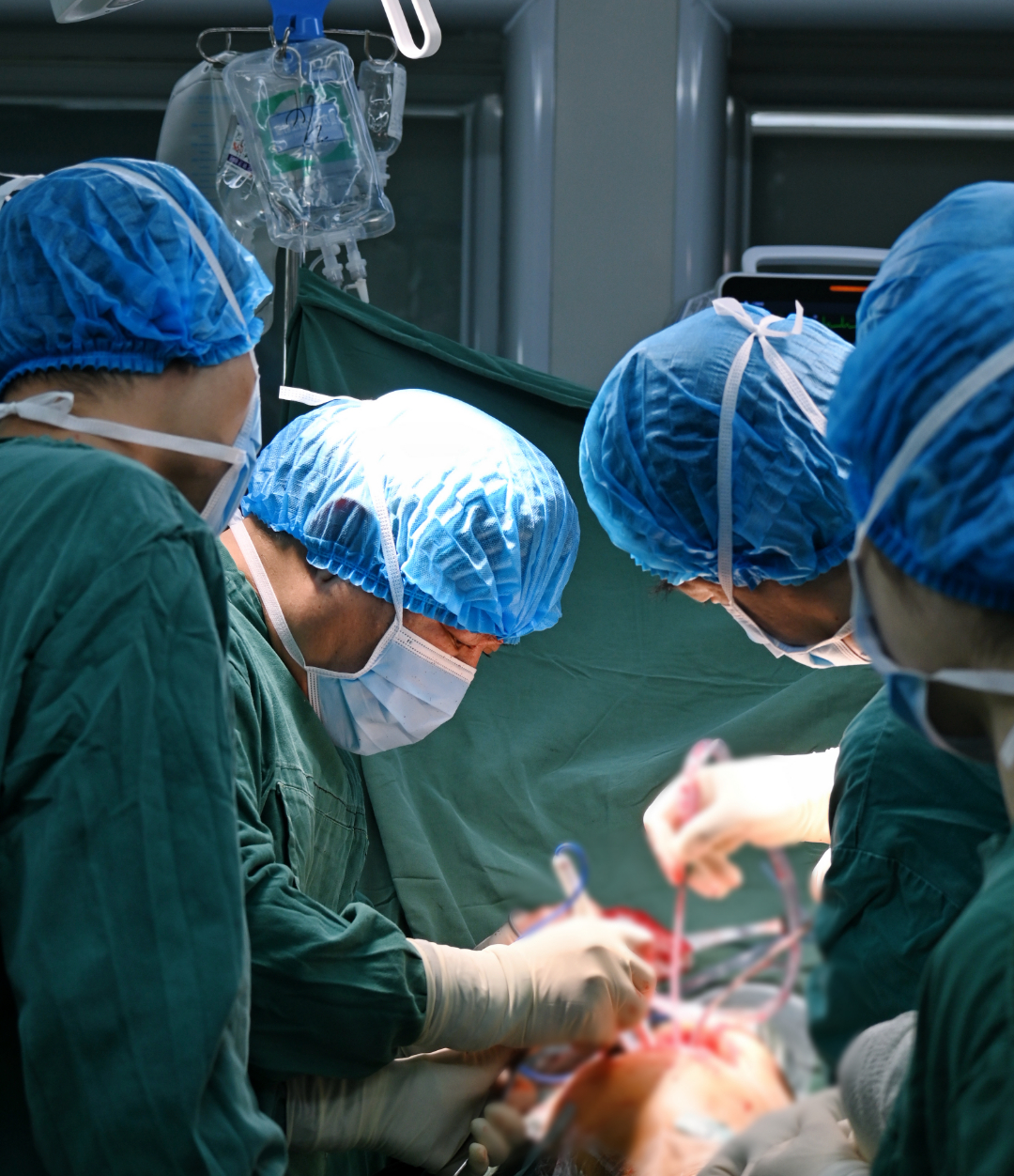 21 岁女孩的蜕变：跨越先髋难题 从跛行到从容行走