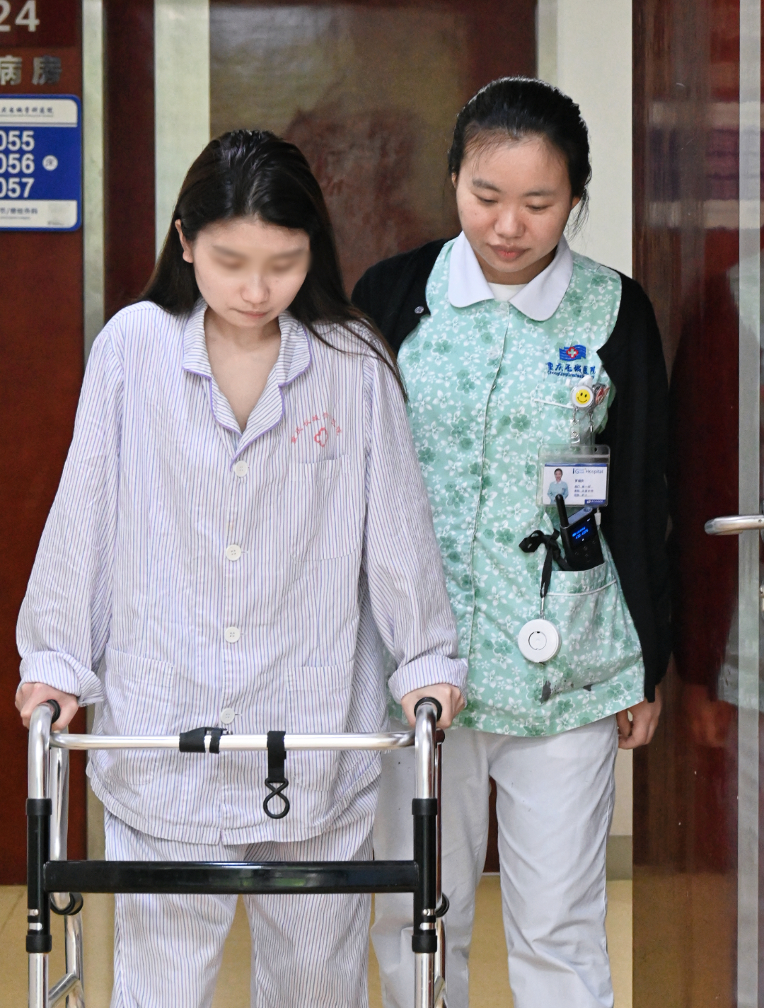 21 岁女孩的蜕变：跨越先髋难题 从跛行到从容行走