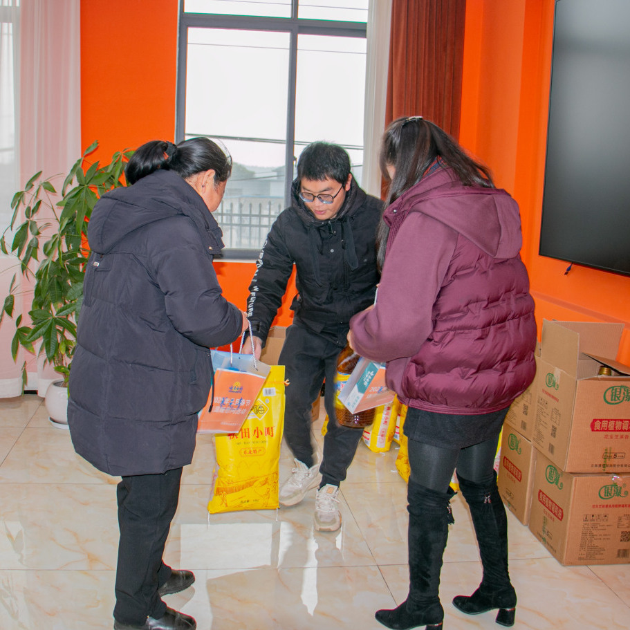 云南鸿一食品有限公司官网丨传统糕点丨云南特产丨云腿月饼丨火腿月饼丨鲜花饼丨沾益小粑粑丨