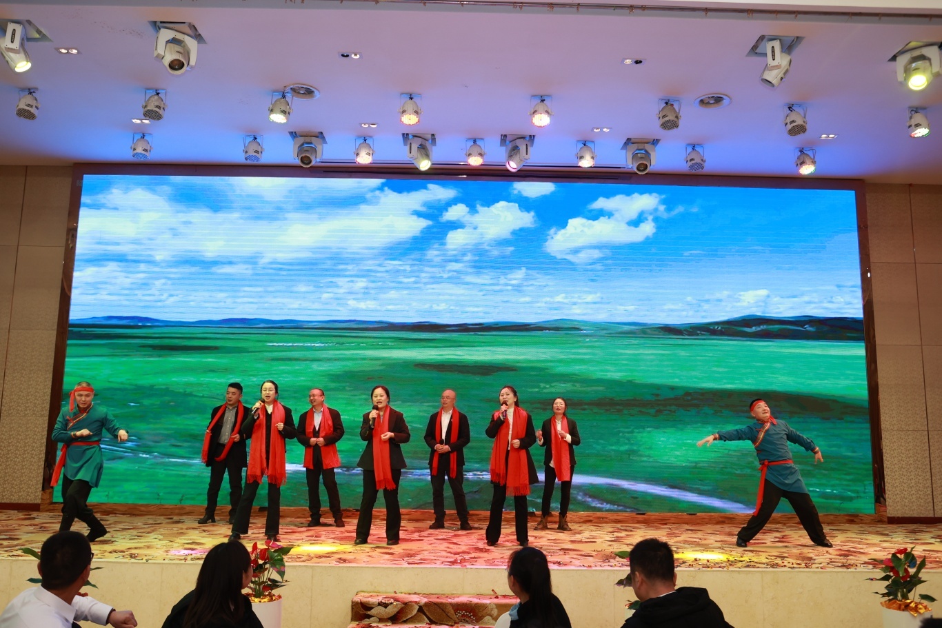 神马跃星河 聚力赢未来 ｜华神制药厂全体员工大会，华神制药厂暨西区团拜晚宴圆满结束