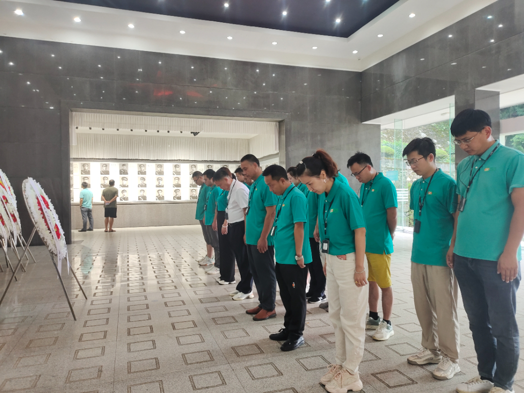 现场教学:井冈山革命烈士陵园3.jpg