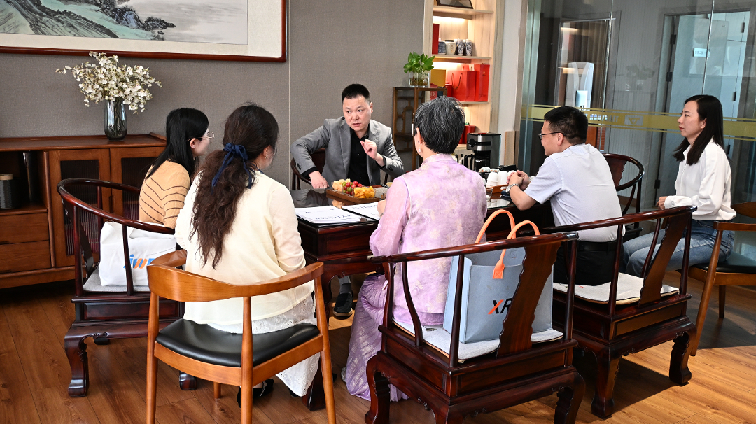 攜手共進(jìn)，共創(chuàng)未來(lái)｜上海英口傳媒科技有限公司蒞臨江蘇天源參觀指導(dǎo)