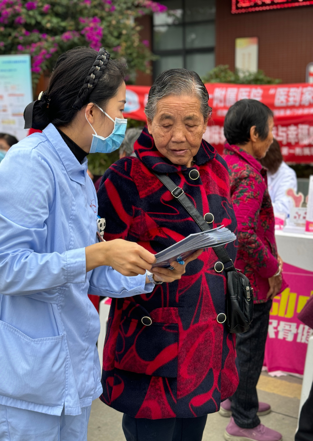 世糖日吴娟2.jpg