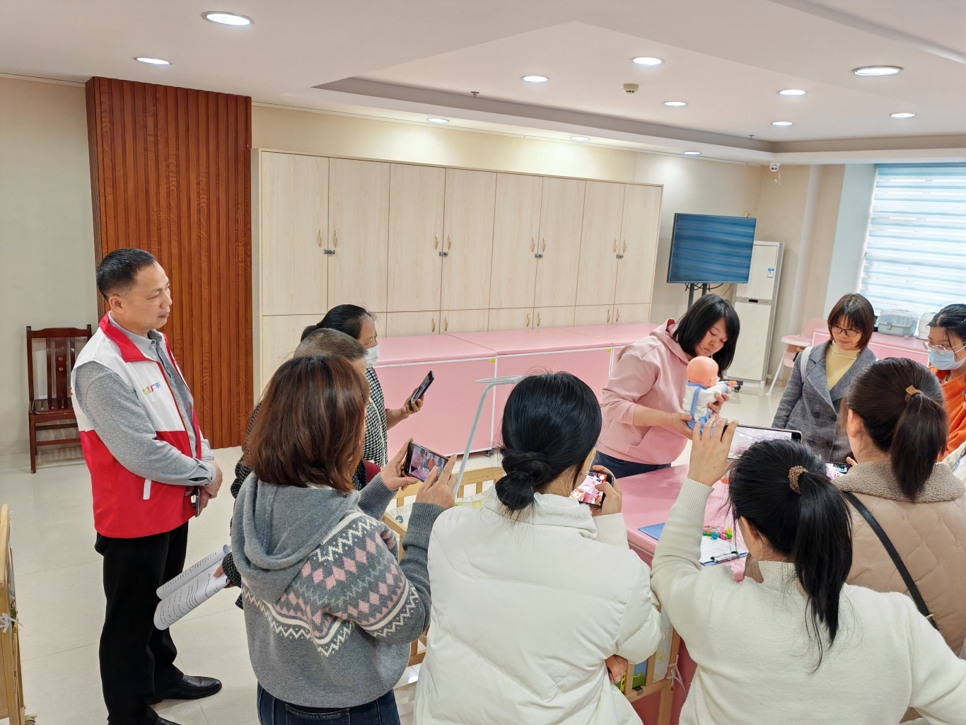 广东省华大学校成功举办韶关市健康照护人才技能提升及岗前技术交流活动!-全优教育