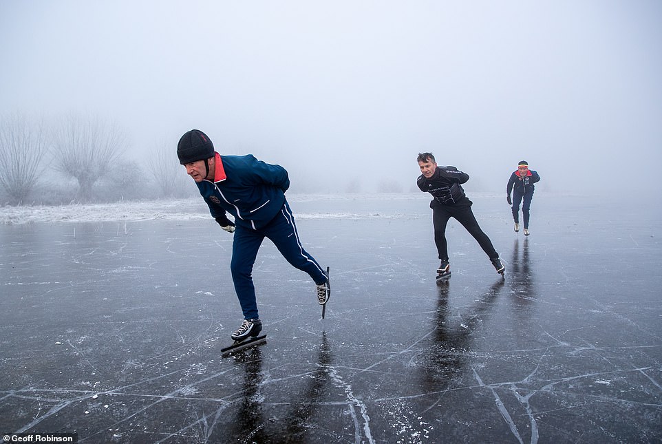 65467493-11526967-In_Cambridgeshire_ice_skaters_enjoyed_the_frozen_Fens_today_afte-a-64_1670816446532.jpg