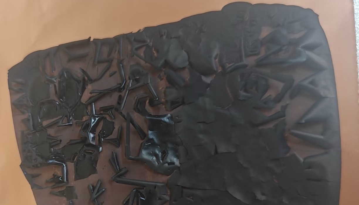  Cracking.jpg 