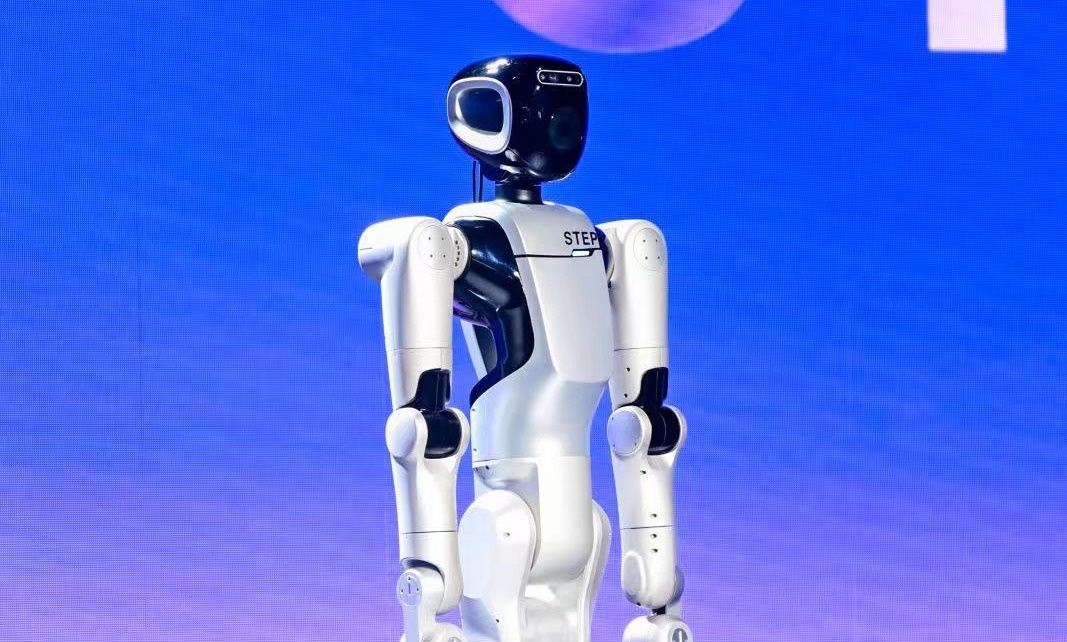 90%的人都弄错了：具身智能≠人形机器人，它们到底是啥关系？